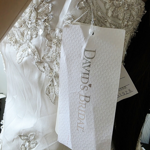 BNWT David's Bridal White Strapless Wedding Dress - Picture 4 of 16
